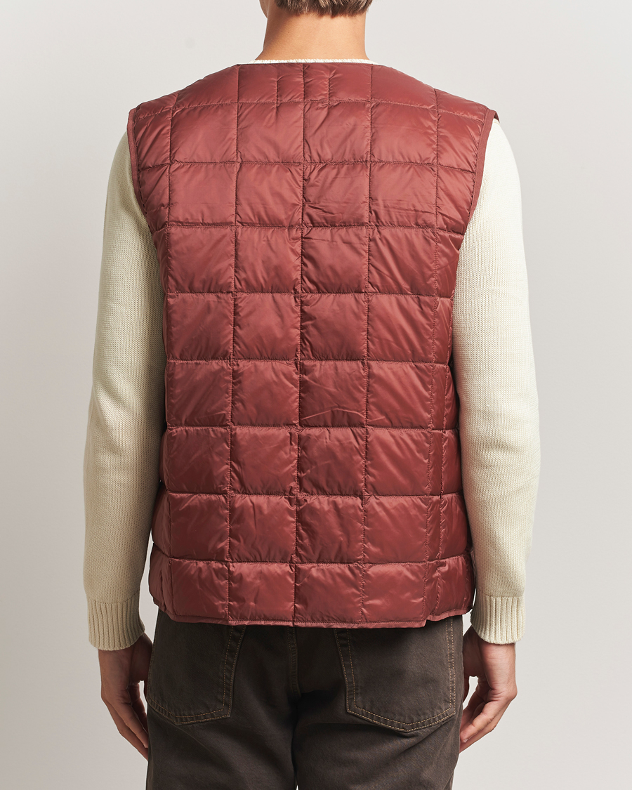 Mies | Takit | TAION | V-Neck Lightweight Down Vest Dark Red