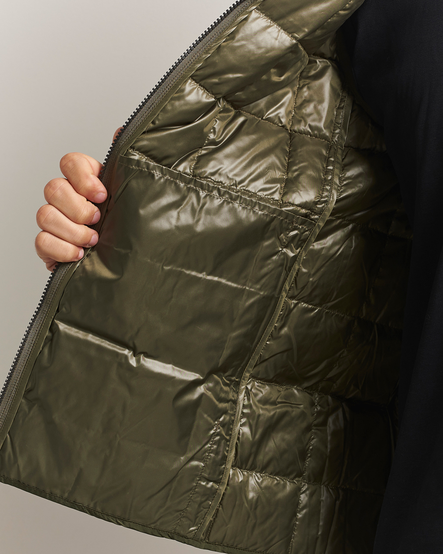 Mies | Ulkoliivit | TAION | High Neck Full Zip Lightweight Down Vest Dark Olive