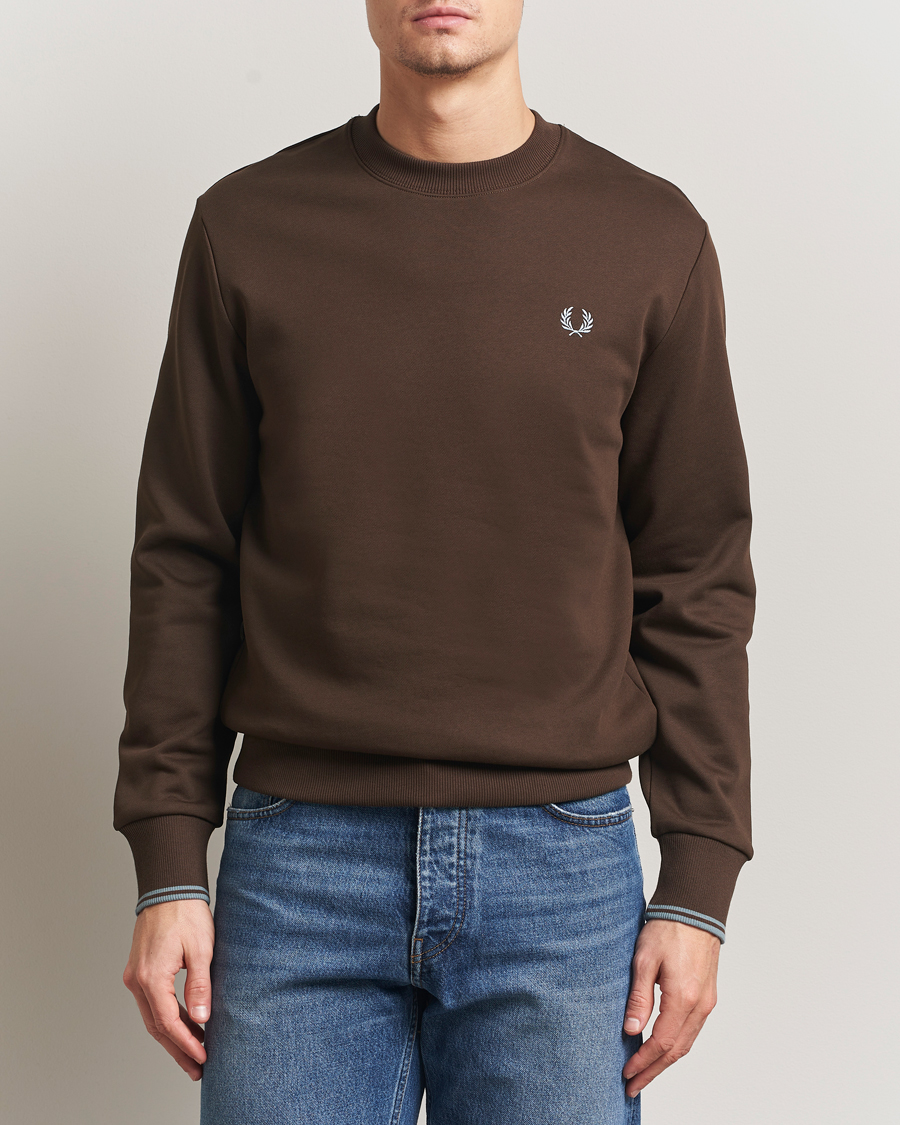Mies | Puserot | Fred Perry | Crew Neck Sweatshirt Burnt Tobacco