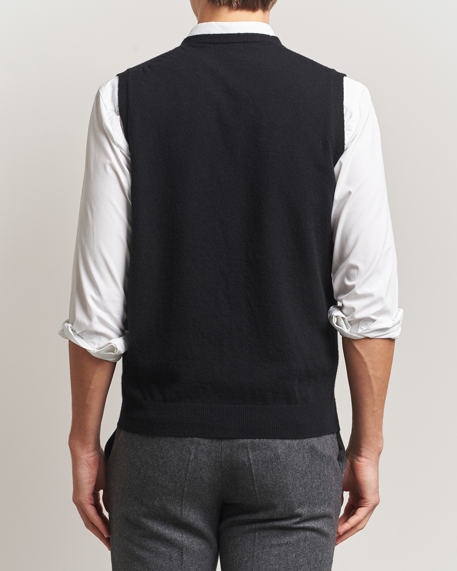 Mies | Puserot | Oscar Jacobson | Guiseppe Buttoned Vest Black
