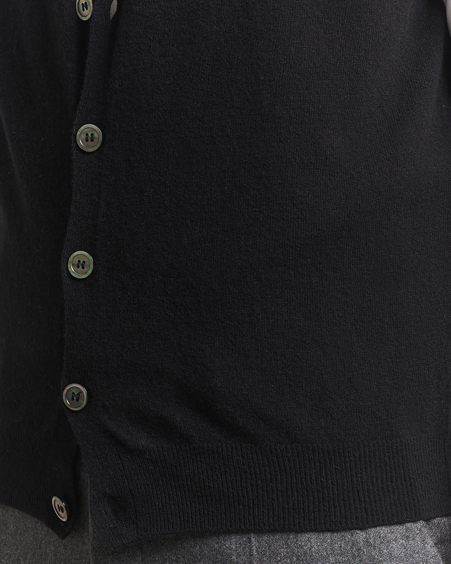 Mies | Puserot | Oscar Jacobson | Guiseppe Buttoned Vest Black