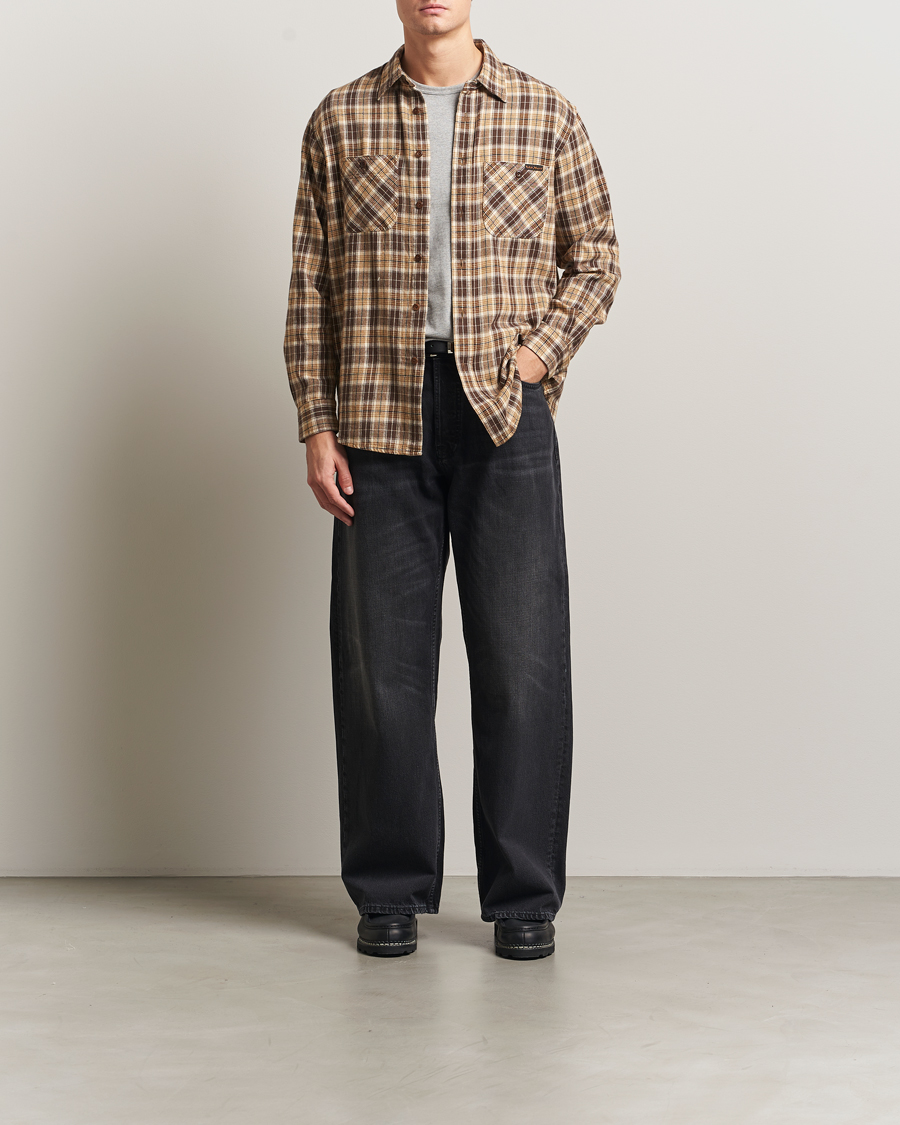Mies | Kauluspaidat | Nudie Jeans | Loud Larry Jeans Black Storm