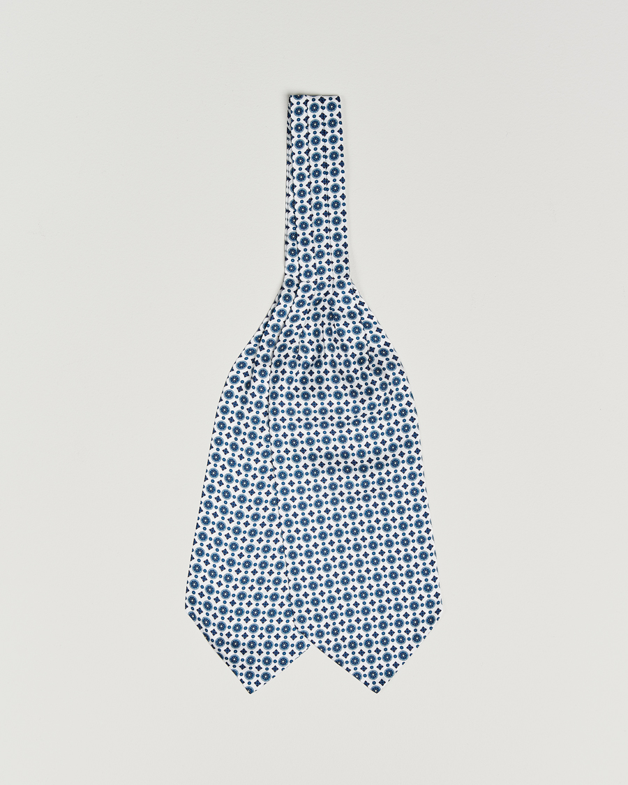 Mies | Amanda Christensen Silk Twill Medallion Ascot White | Amanda Christensen | Silk Twill Medallion Ascot White