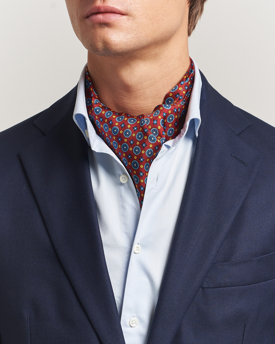 Mies | Huivit | Amanda Christensen | Silk Twill Medallion Ascot Wine Red