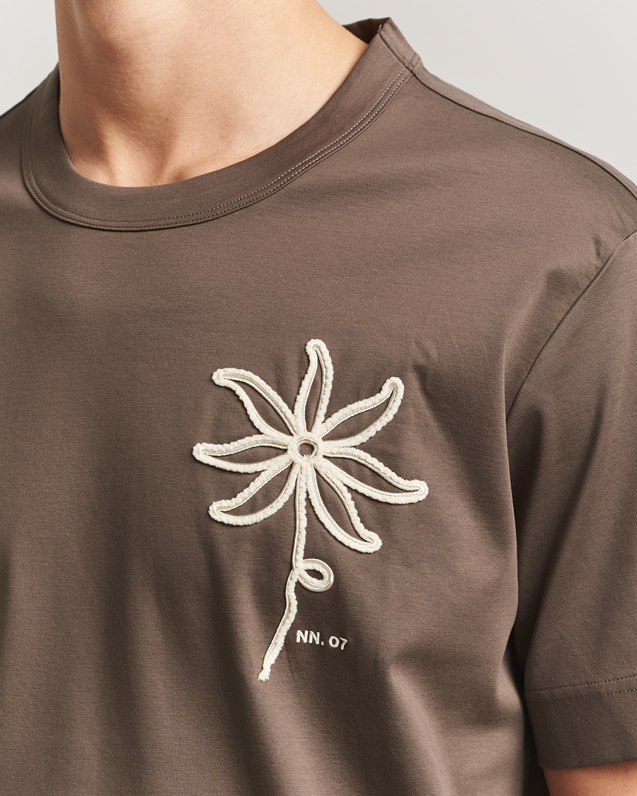 Mies | T-paidat | NN07 | Pedro Embroidered T-Shirt Mable Husk
