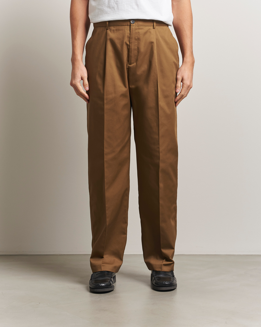 Mies | Housut | LES DEUX | Reece Pleated Heavy Twill Pant Dark Sand