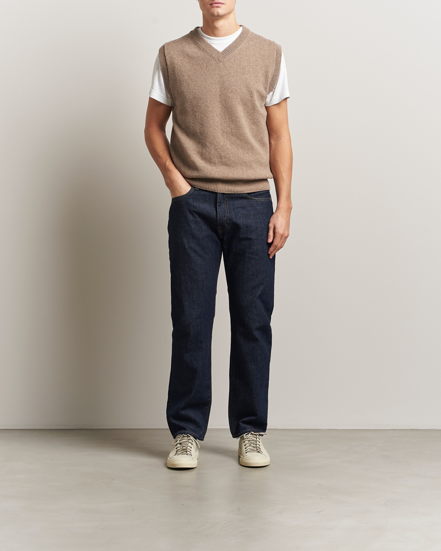 Mies | Puserot | Sunspel | Lambswool Knitted Vest Sandstone