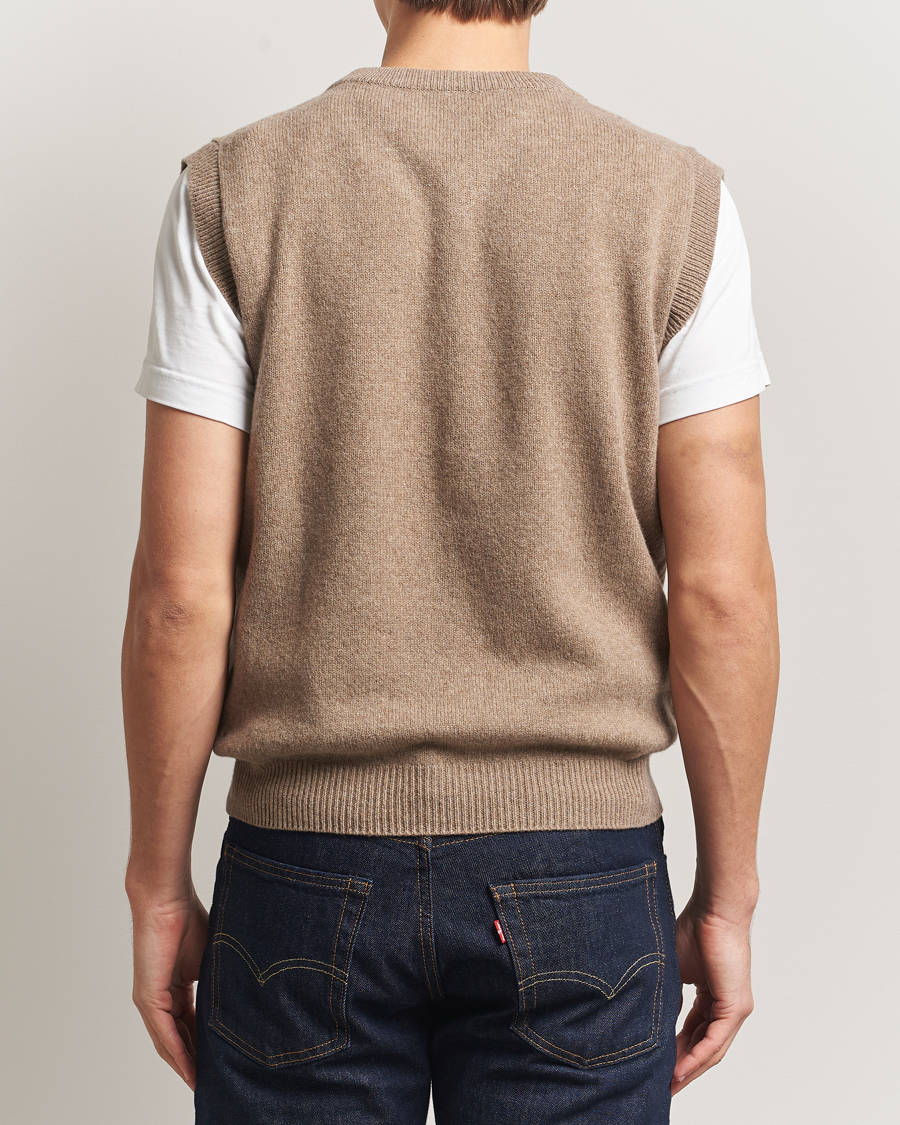 Mies | Puserot | Sunspel | Lambswool Knitted Vest Sandstone