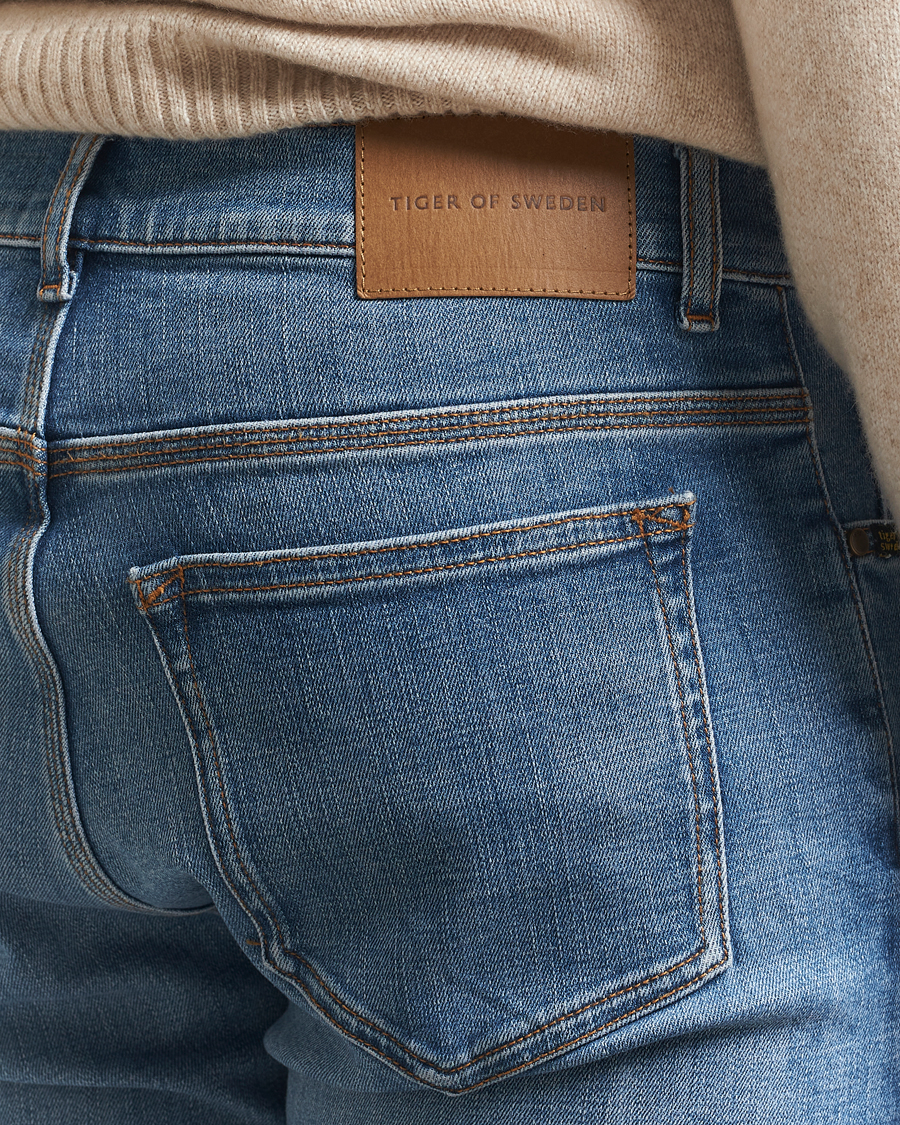 Mies | Farkut | Tiger of Sweden | Evolve Jeans Medium Blue