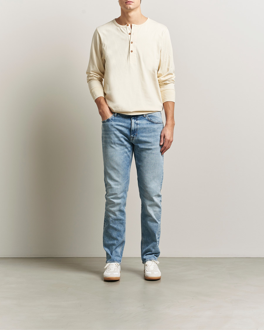 Mies | Farkut | Tiger of Sweden | Des Jeans Light Blue