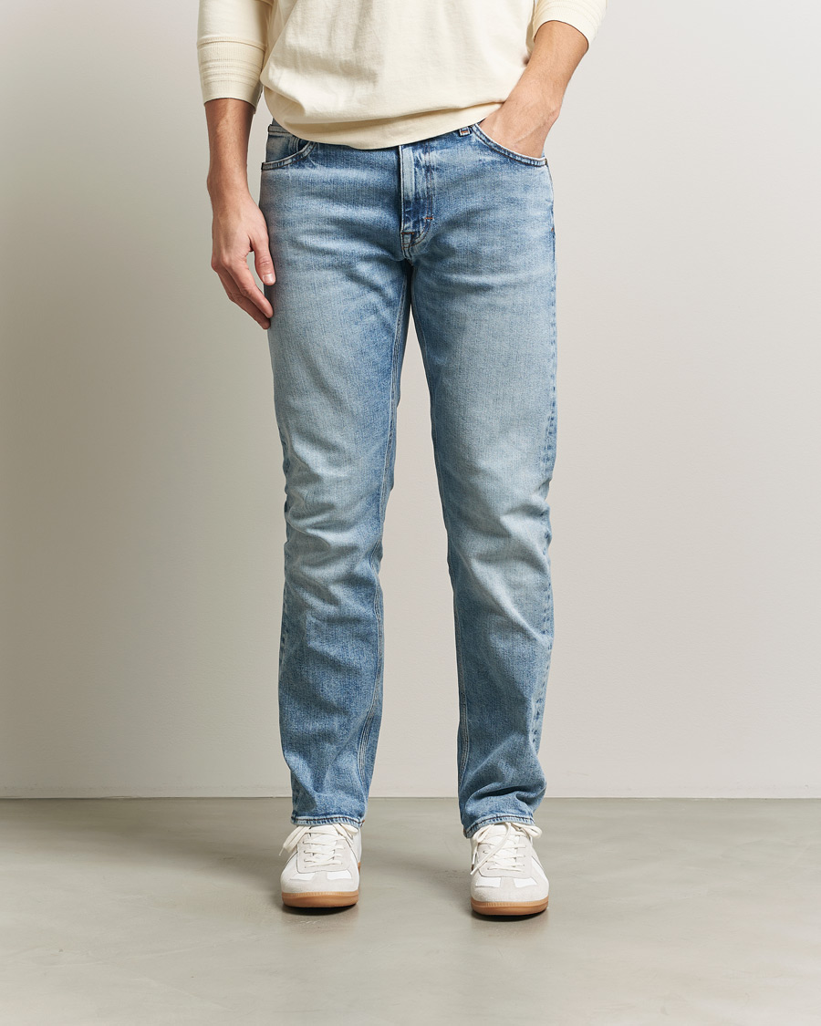 Mies | Farkut | Tiger of Sweden | Des Jeans Light Blue