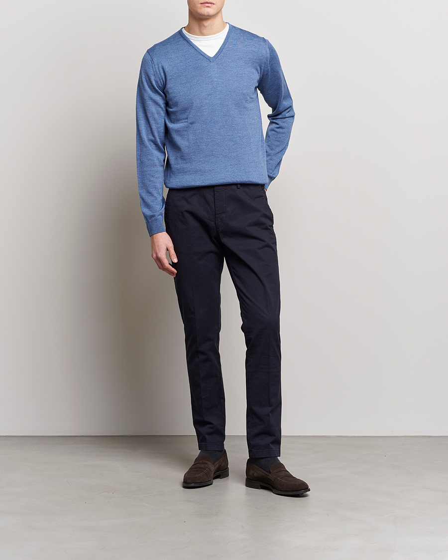 Mies | Puserot | Stenströms | Merino Patch V-Neck Light Blue/Blue