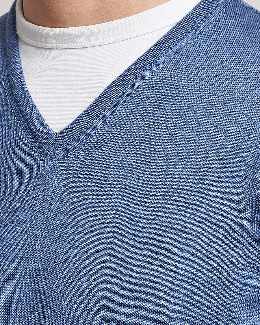 Mies | Puserot | Stenströms | Merino Patch V-Neck Light Blue/Blue