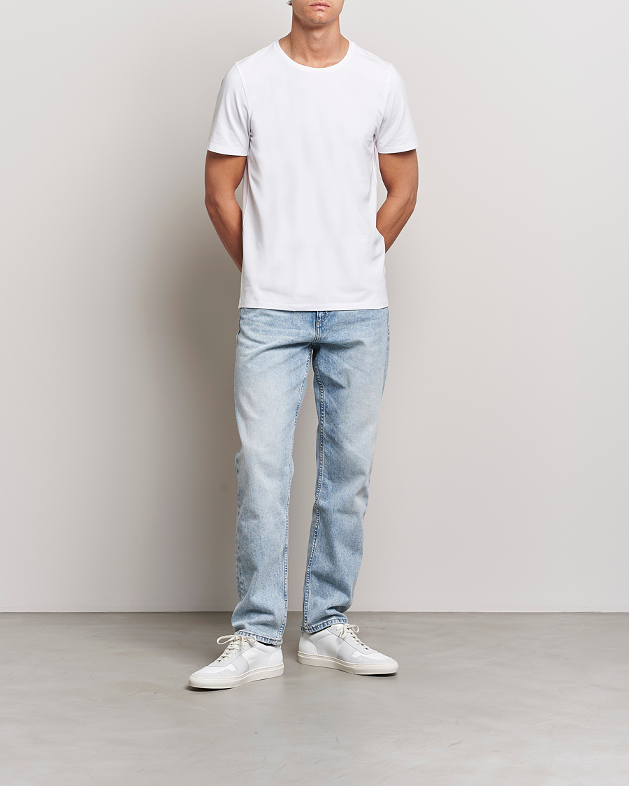 Mies | T-paidat | Oscar Jacobson | Kyran Cotton T-Shirt White