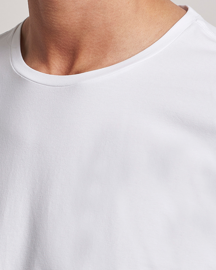 Mies | T-paidat | Oscar Jacobson | Kyran Cotton T-Shirt White