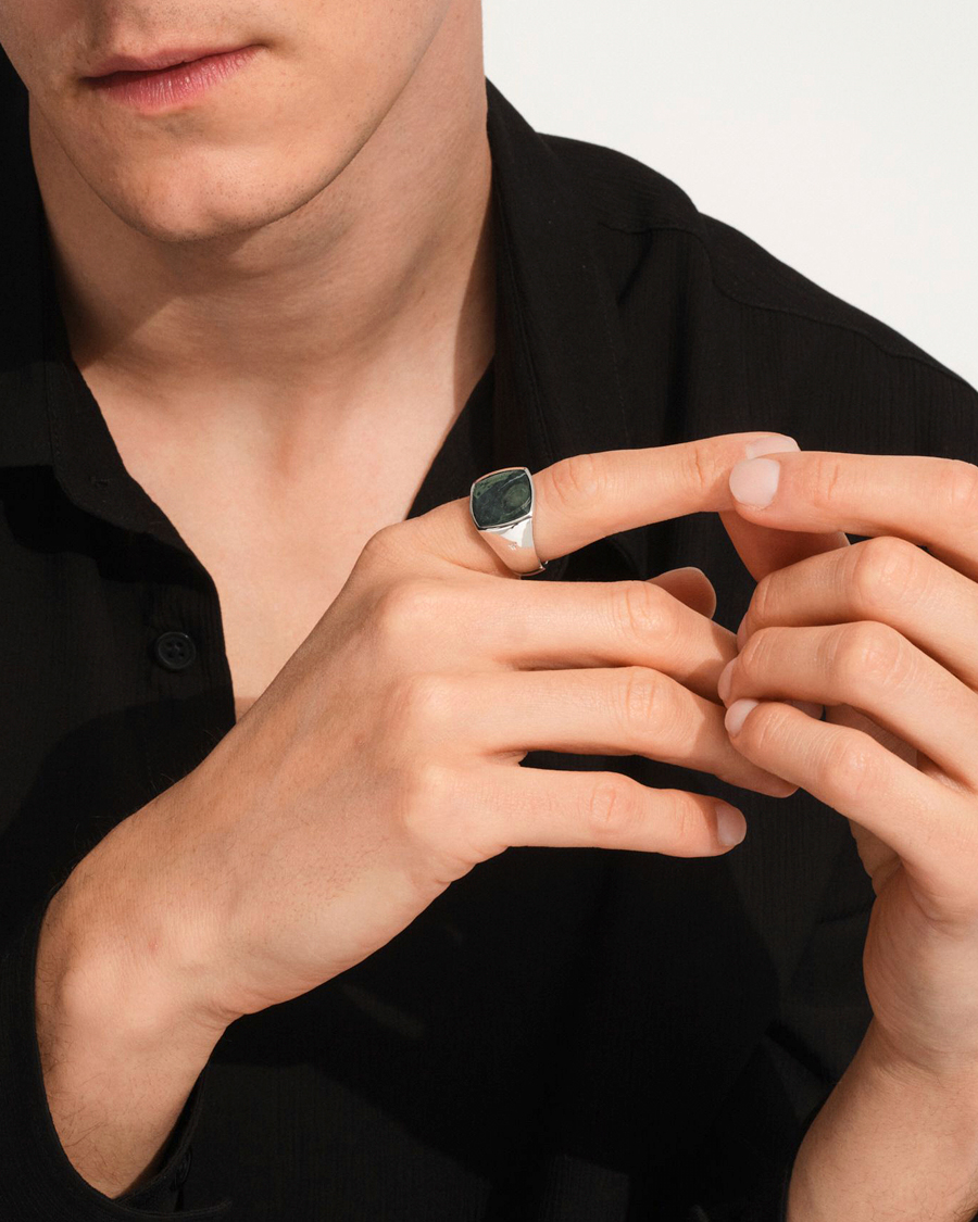 Mies | Korut | Tom Wood | Cushion Ring Kambaba Silver