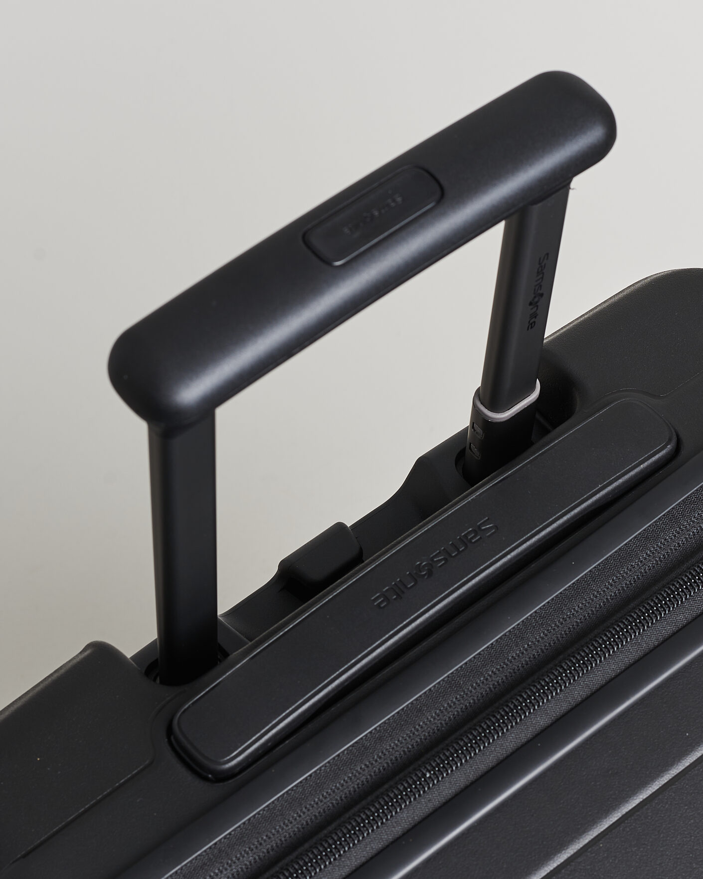 Mies | Laukut | Samsonite | Paralux 55cm Front Acess Carry-On Black