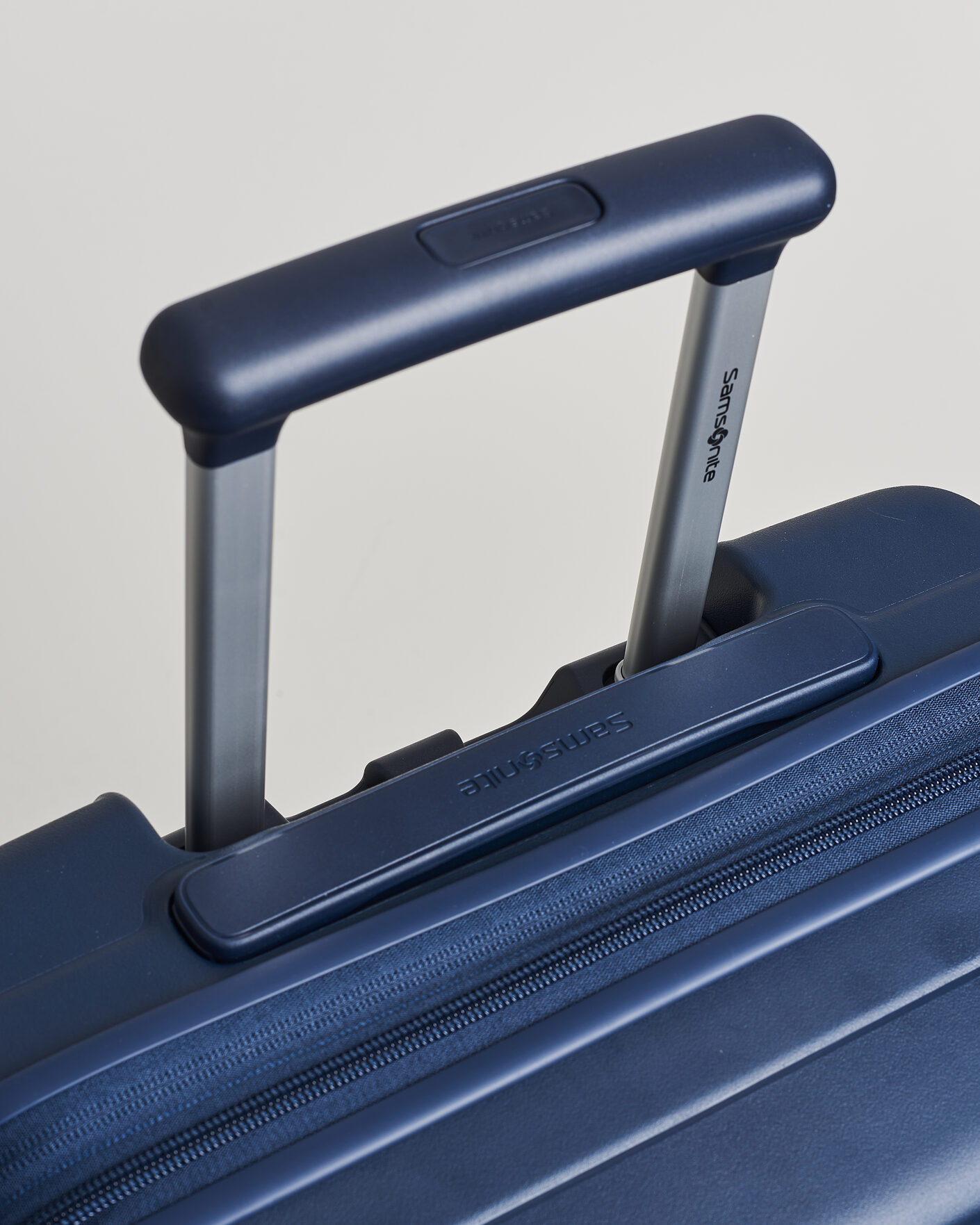 Mies | Laukut | Samsonite | Paralux 55cm Front Acess Carry-On Midnight