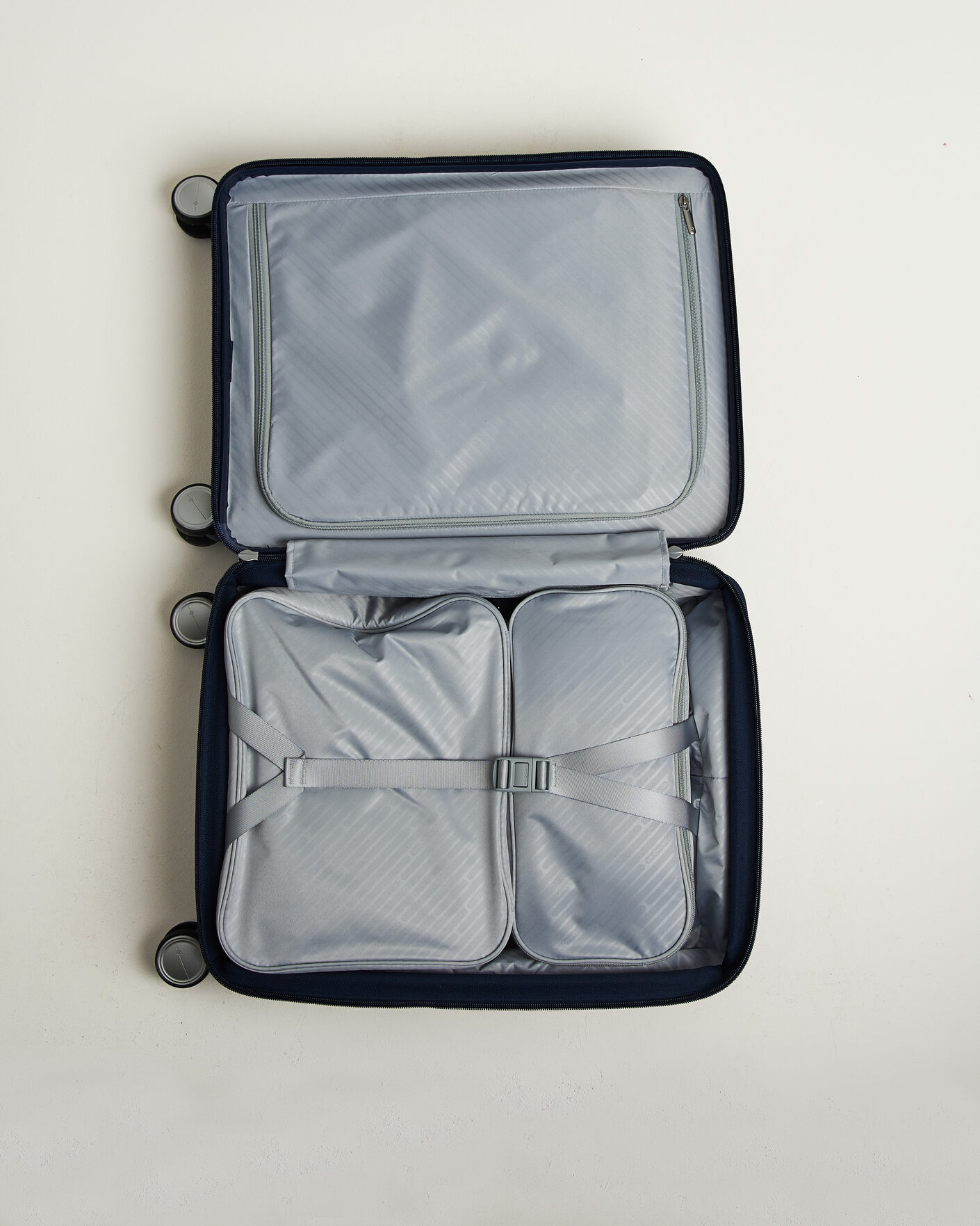 Mies | Laukut | Samsonite | Paralux 55cm Front Acess Carry-On Midnight