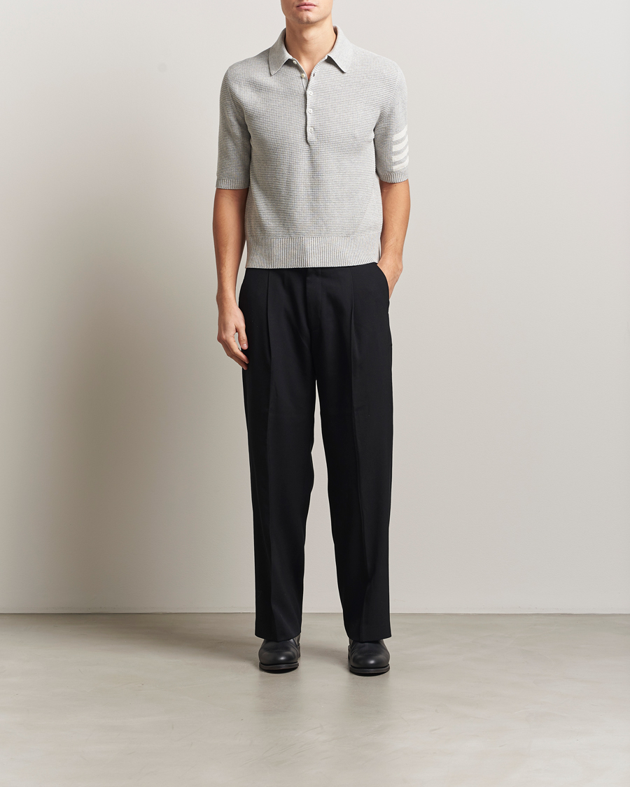 Mies | Pikeet | Thom Browne | Textured 4 Bar Knitted Polo Light Grey