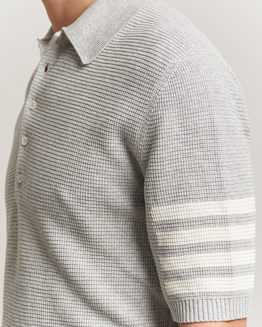 Mies | Pikeet | Thom Browne | Textured 4 Bar Knitted Polo Light Grey