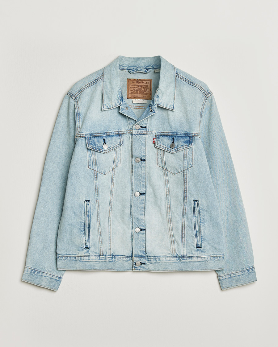 Mies | Takit | Levi's | The Trucker Jacket Into The Light