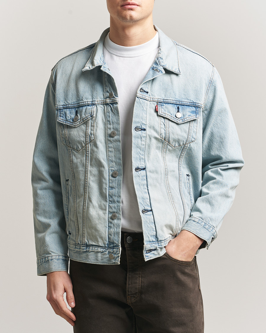 Mies | Takit | Levi's | The Trucker Jacket Into The Light