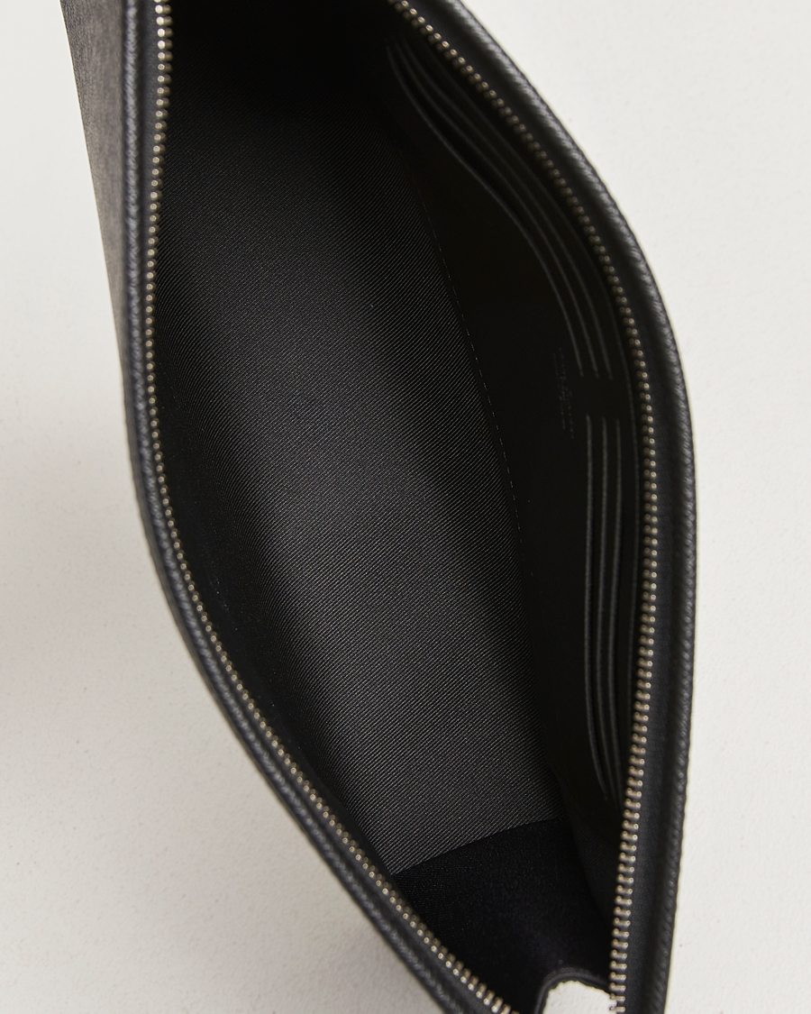 Mies | Pre-Owned & Vintage Bags | Louis Vuitton Pre-Owned | Pochette Voyage Taiga MM Black