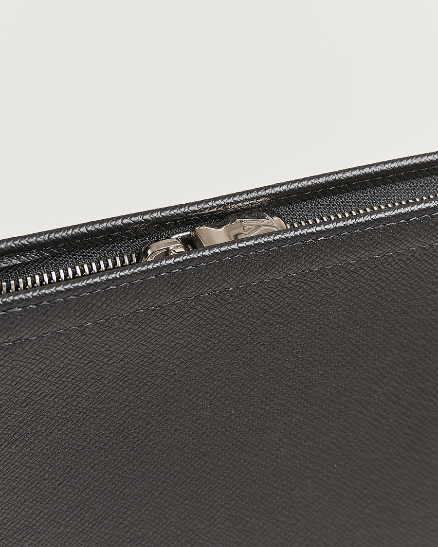 Mies | Pre-Owned & Vintage Bags | Louis Vuitton Pre-Owned | Pochette Voyage Taiga MM Black