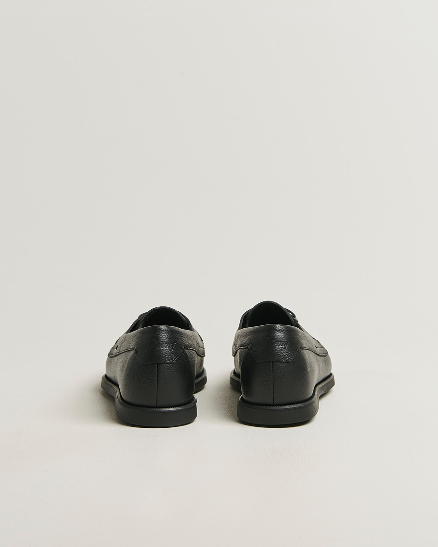 Mies | Purjehduskengät | Brioni | Grain Leather Boat Shoes Black Calf