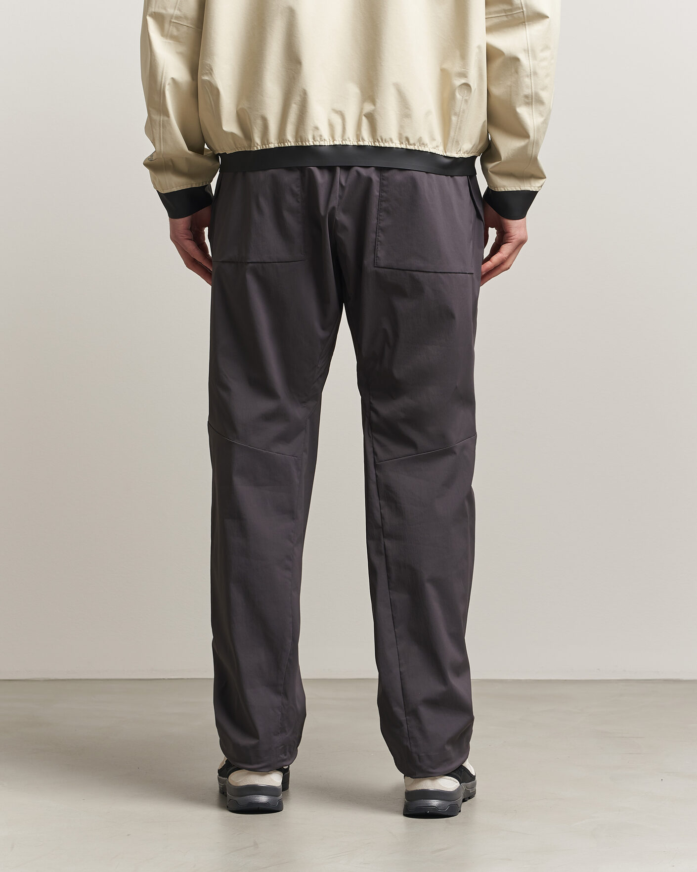 Mies | Housut | Stone Island | Stellina Technical Nylon Stretch Trousers Charcoal