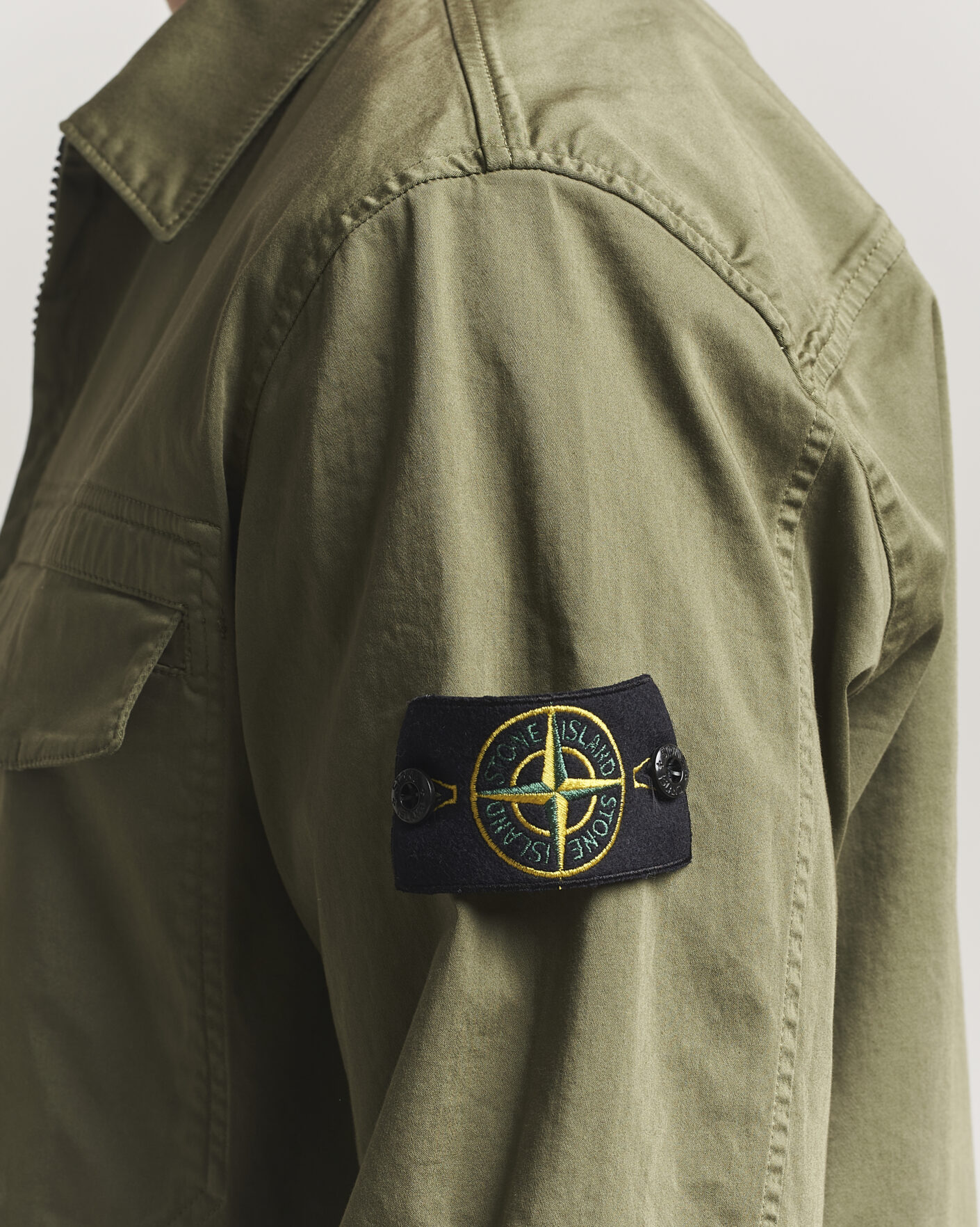 Mies | Kauluspaidat | Stone Island | Cotton Stretch Zip Overshirt Military Green