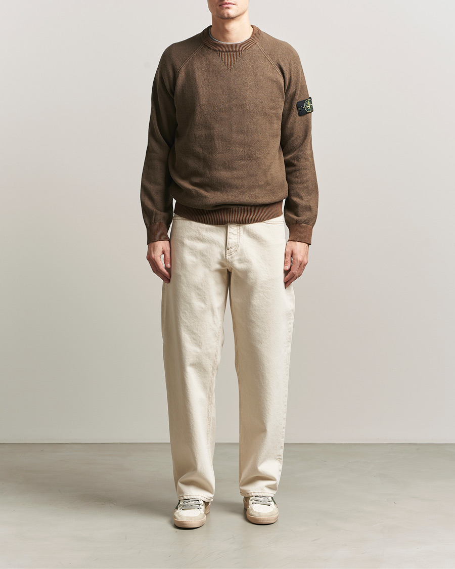 Mies | Puserot | Stone Island | Raw Hand Organic Cotton Raglan Crewneck Umber