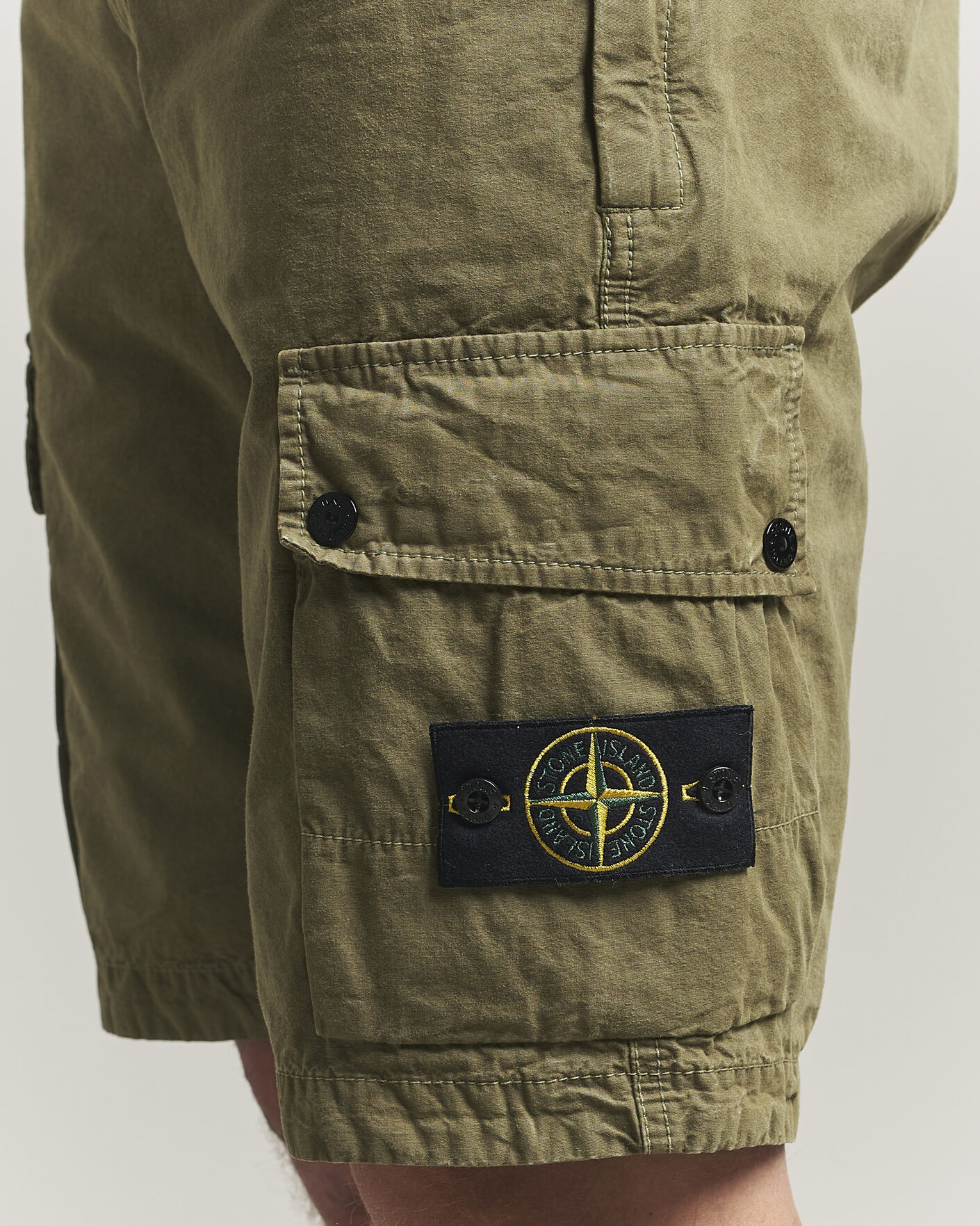 Mies | Shortsit | Stone Island | Brushed Cotton Canvas Cargo Shorts Military Green