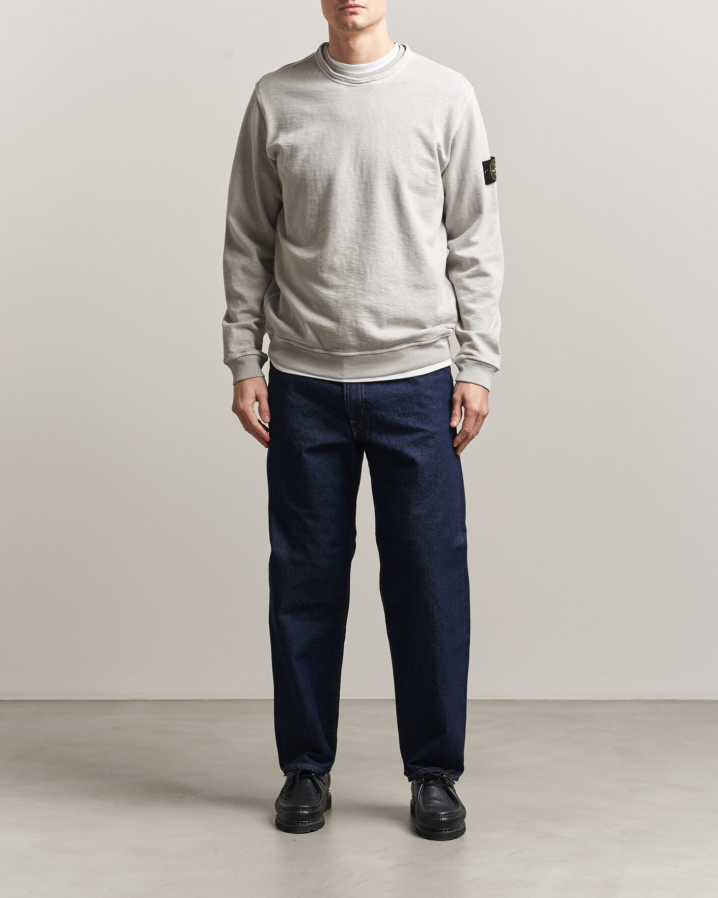 Mies | Puserot | Stone Island | Old Dyed Cotton Sweatshirt Pearl Grey