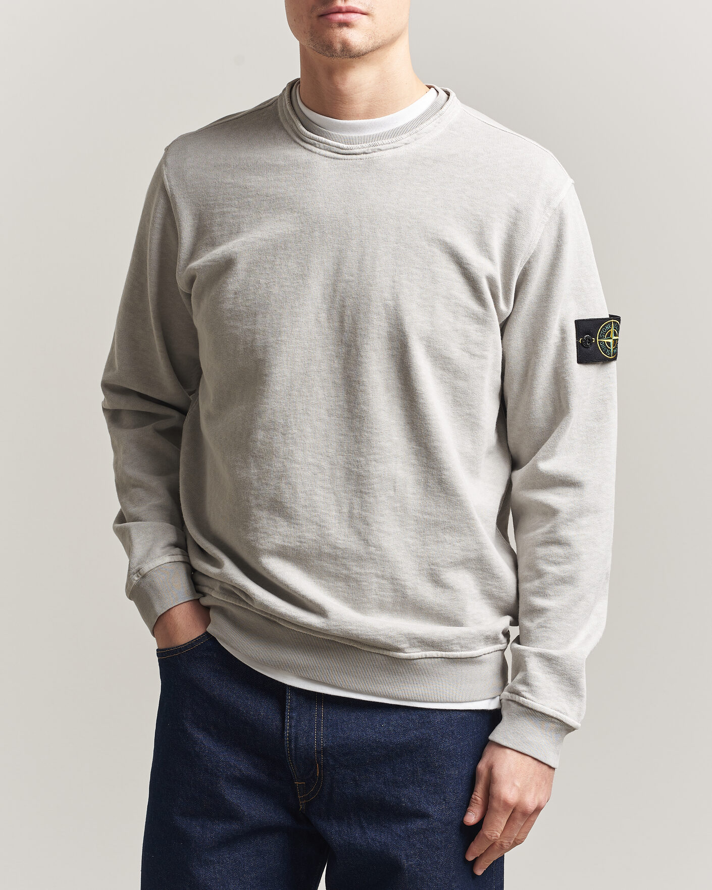 Mies | Puserot | Stone Island | Old Dyed Cotton Sweatshirt Pearl Grey