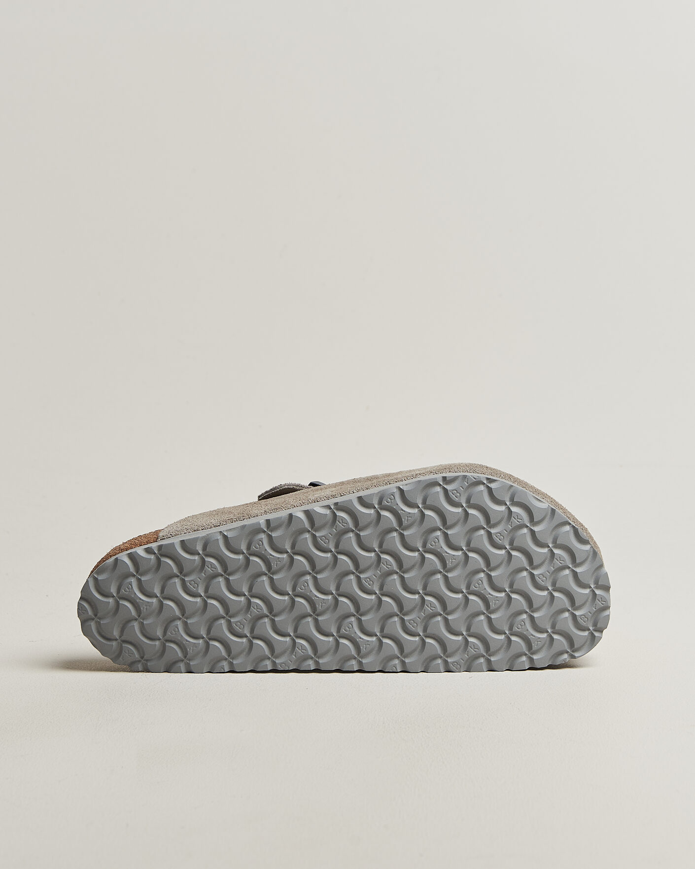 Mies | Sandaalit ja tohvelit | BIRKENSTOCK | Boston Soft Footbed Stone Coin Suede