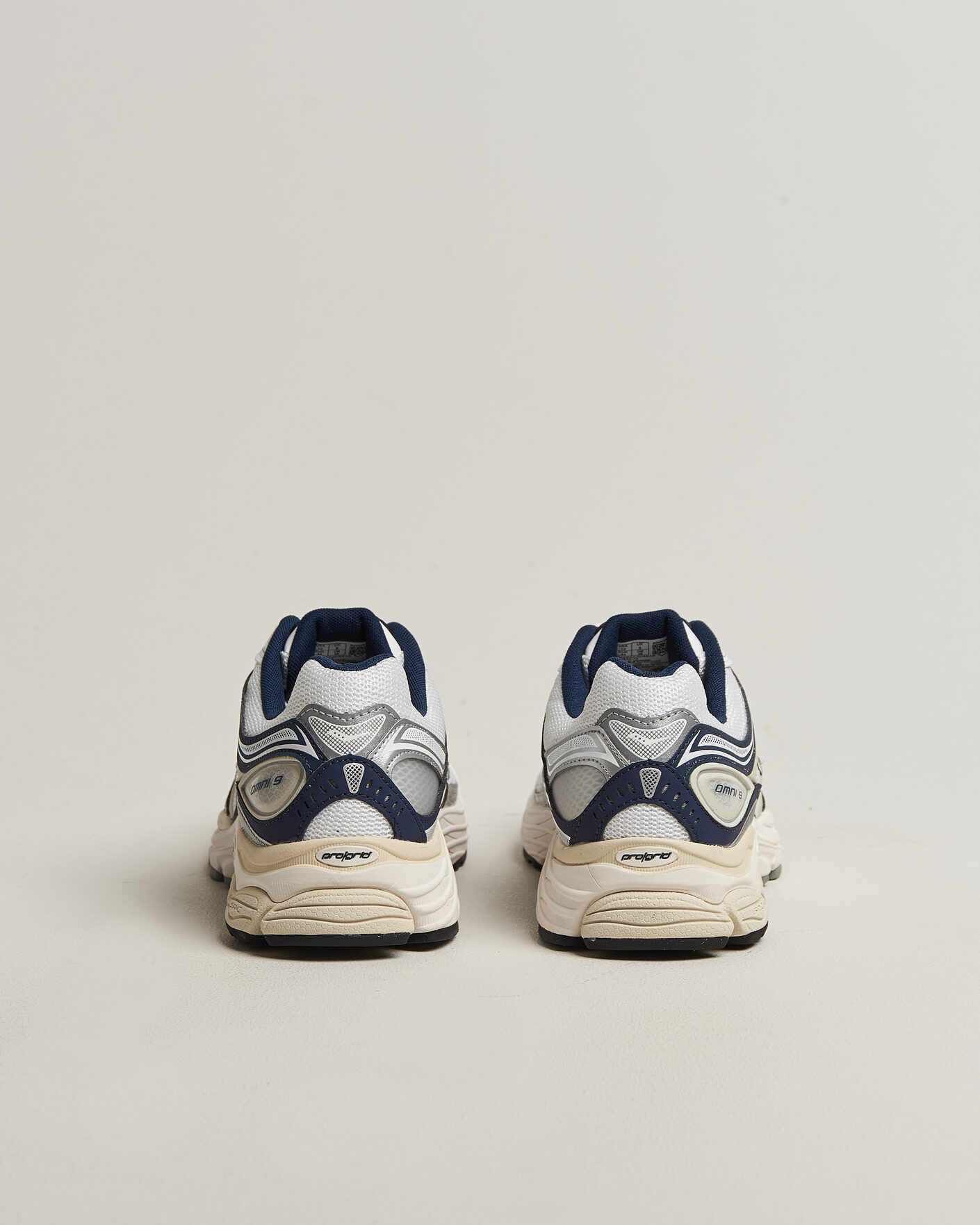Mies | Tennarit | Saucony | Progrid Omni 9 Running Sneaker White/Navy