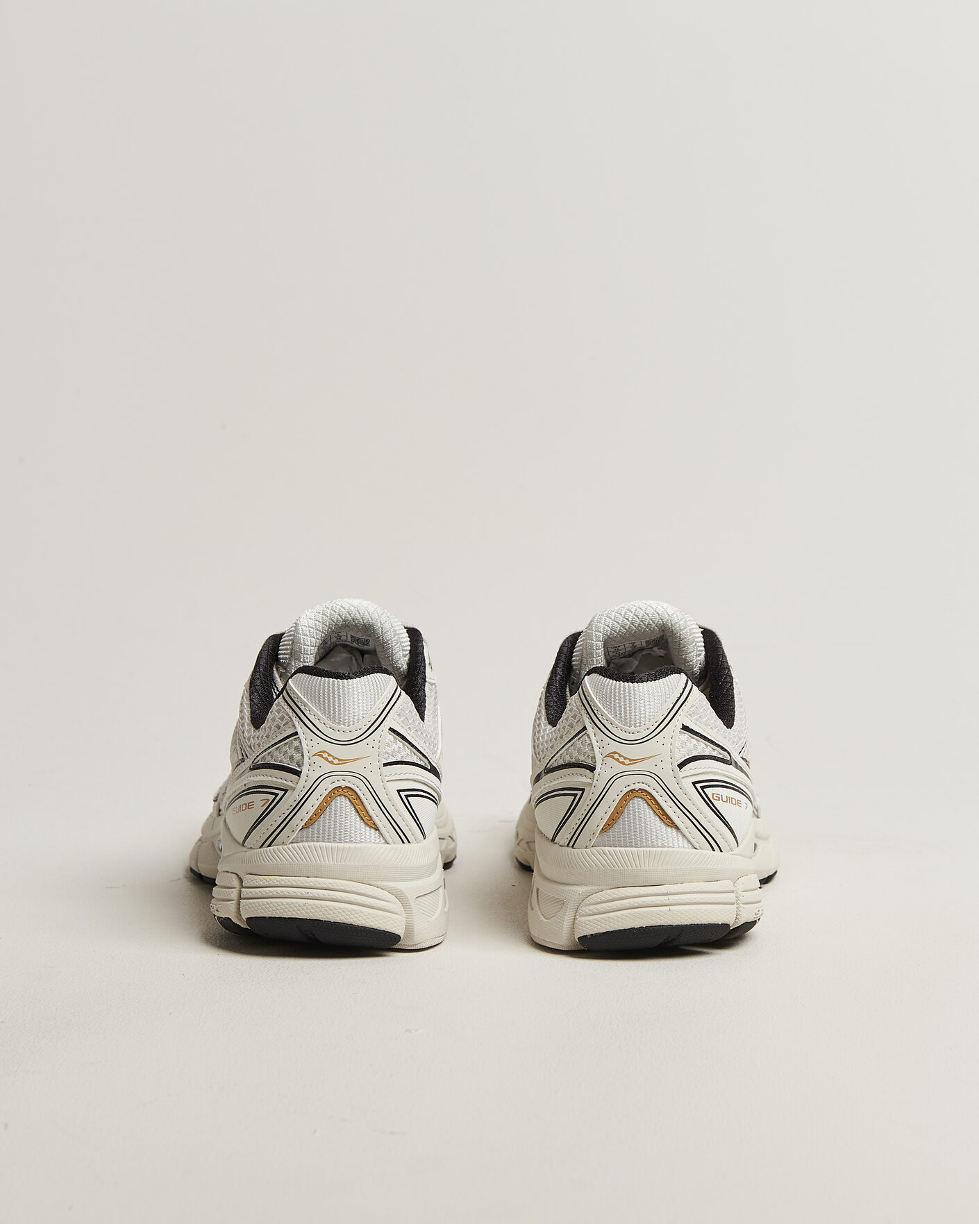 Mies | Tennarit | Saucony | Guide 7 Running Sneaker Onyx/Gold