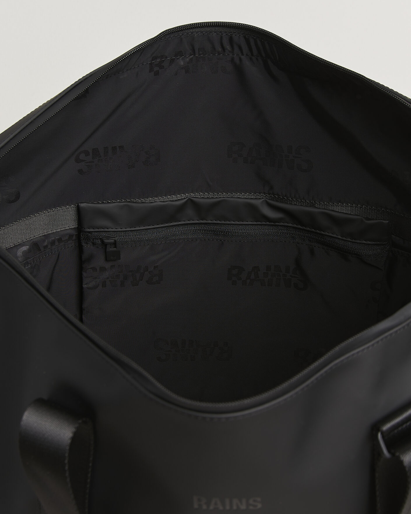 Mies | Laukut | RAINS | OTG Weekendbag Black