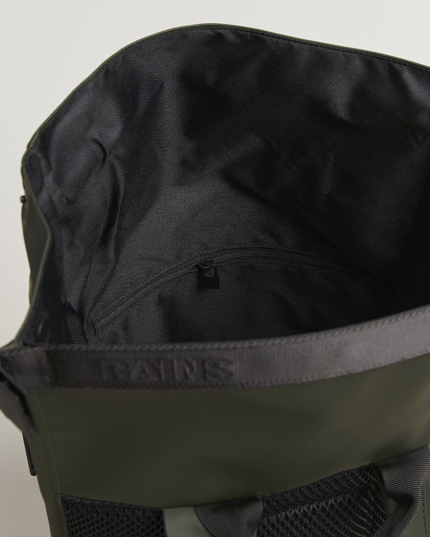 Mies | Laukut | RAINS | Trail Mountaineer Rolltop Backpack Green