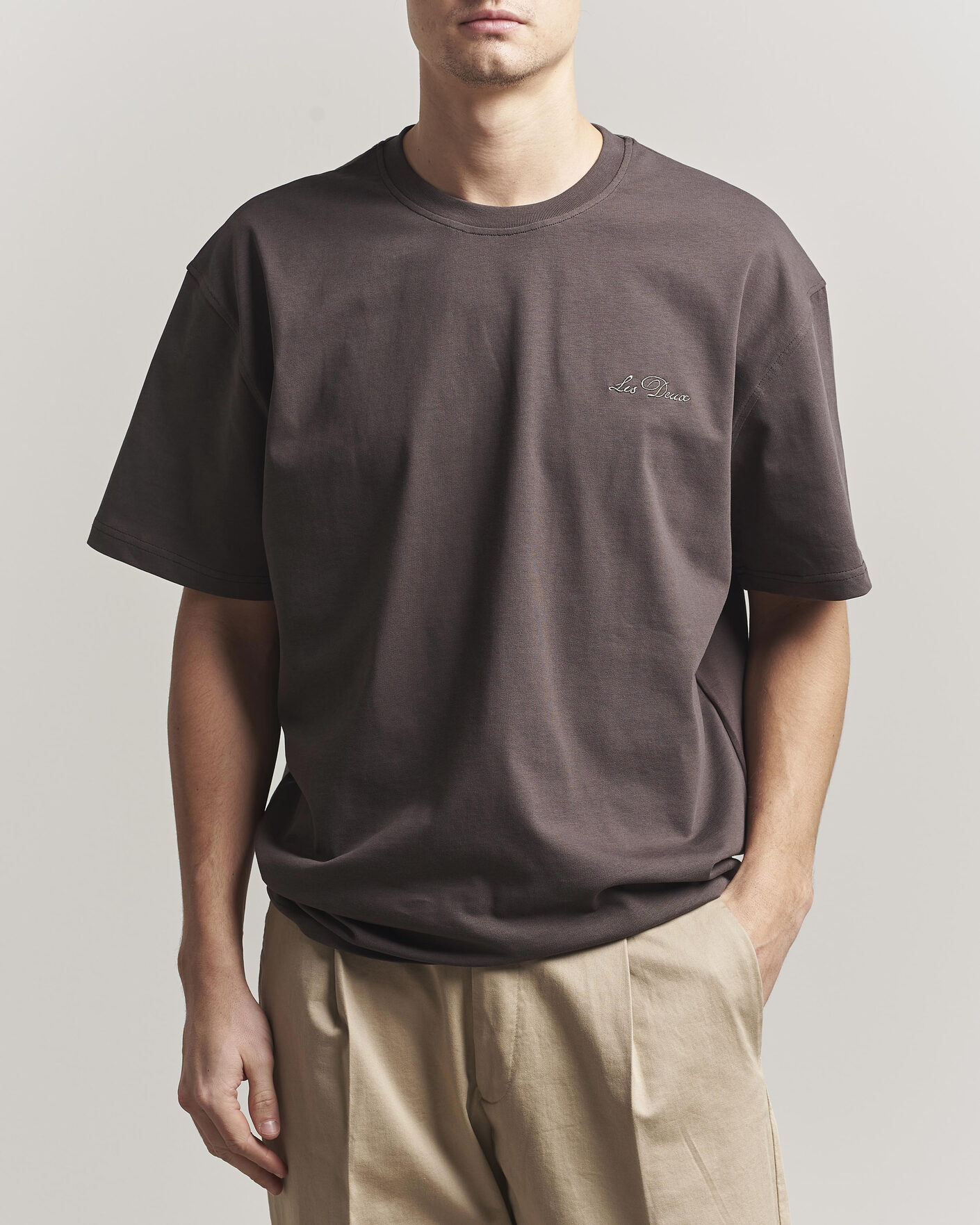 Mies | T-paidat | LES DEUX | Crew T-Shirt Coffee Brown