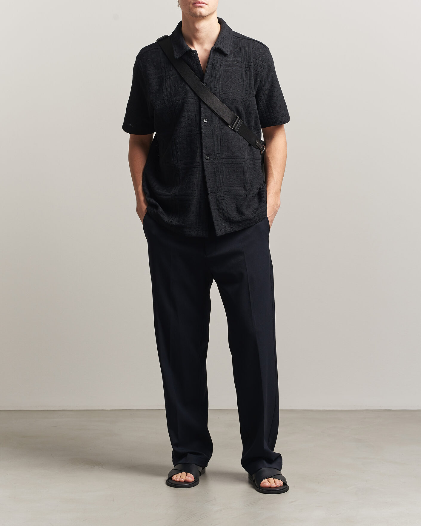 Mies | Kauluspaidat | LES DEUX | Hector Pointelle Short Sleeve Shirt Black
