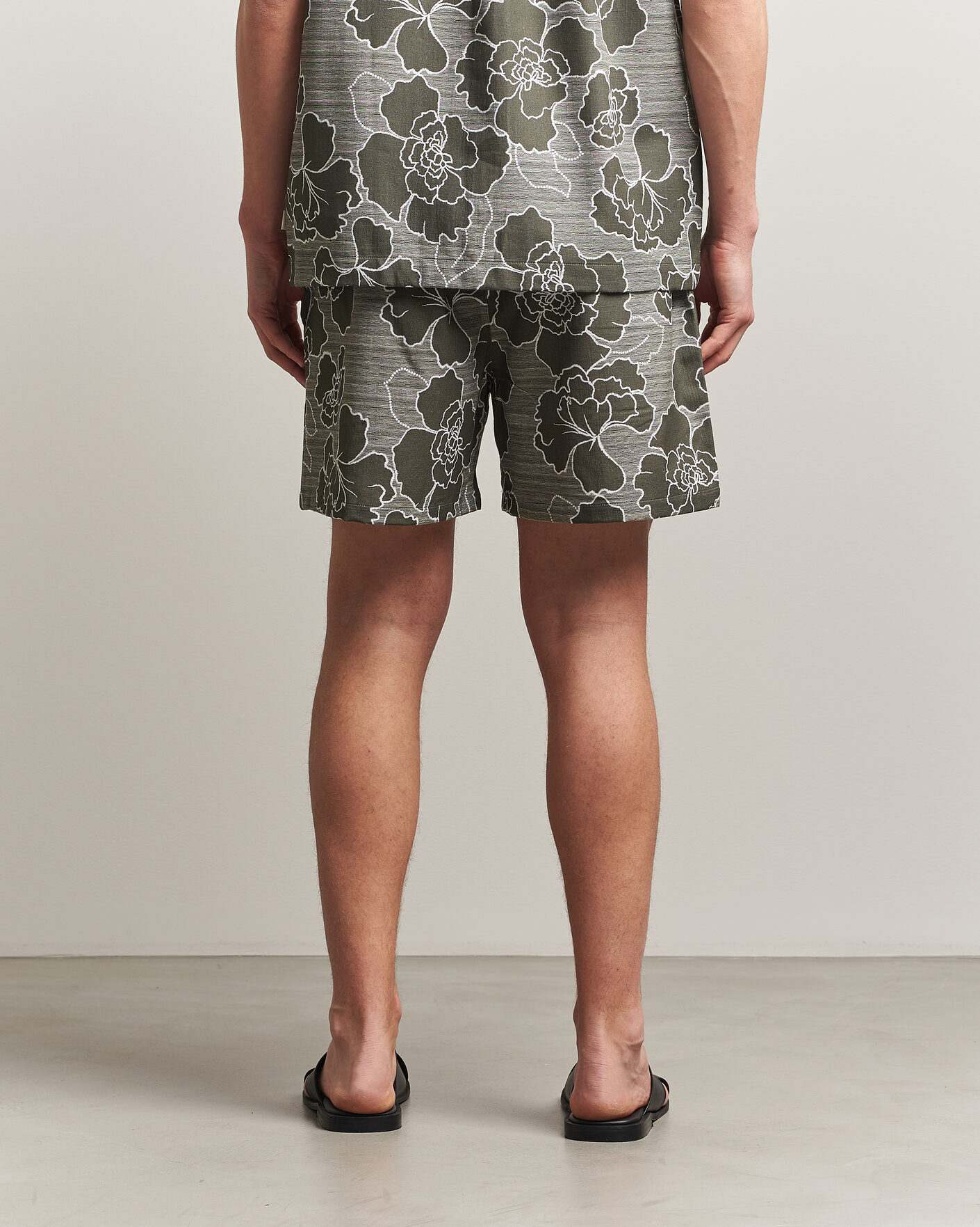 Mies | Shortsit | LES DEUX | Charlie Poppy AOP Shorts Olive Night