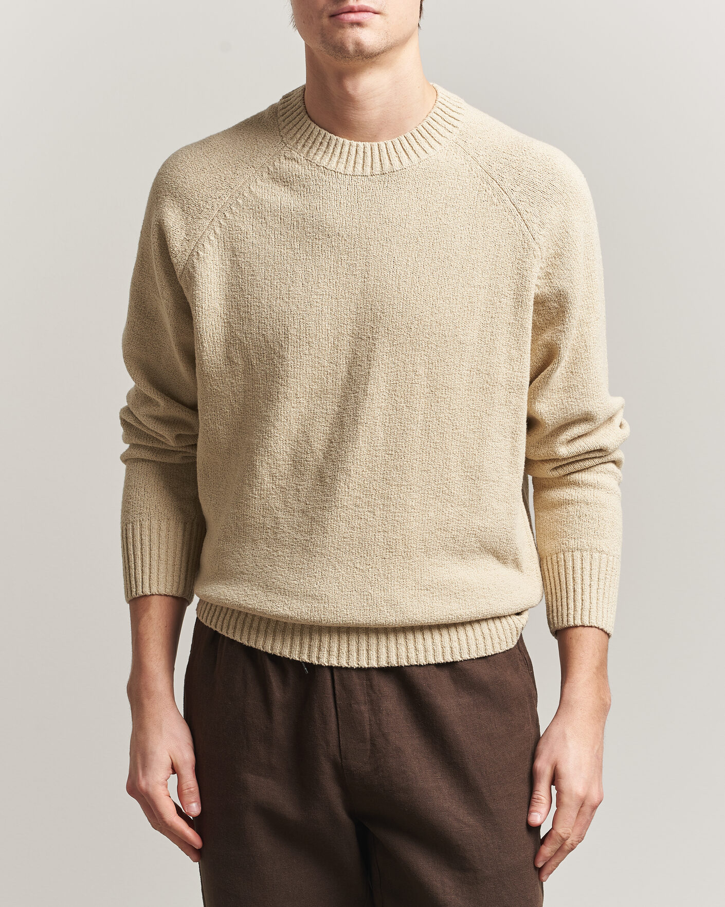 Mies | Puserot | LES DEUX | Brad Knitted Roundneck Oyster Grey/White