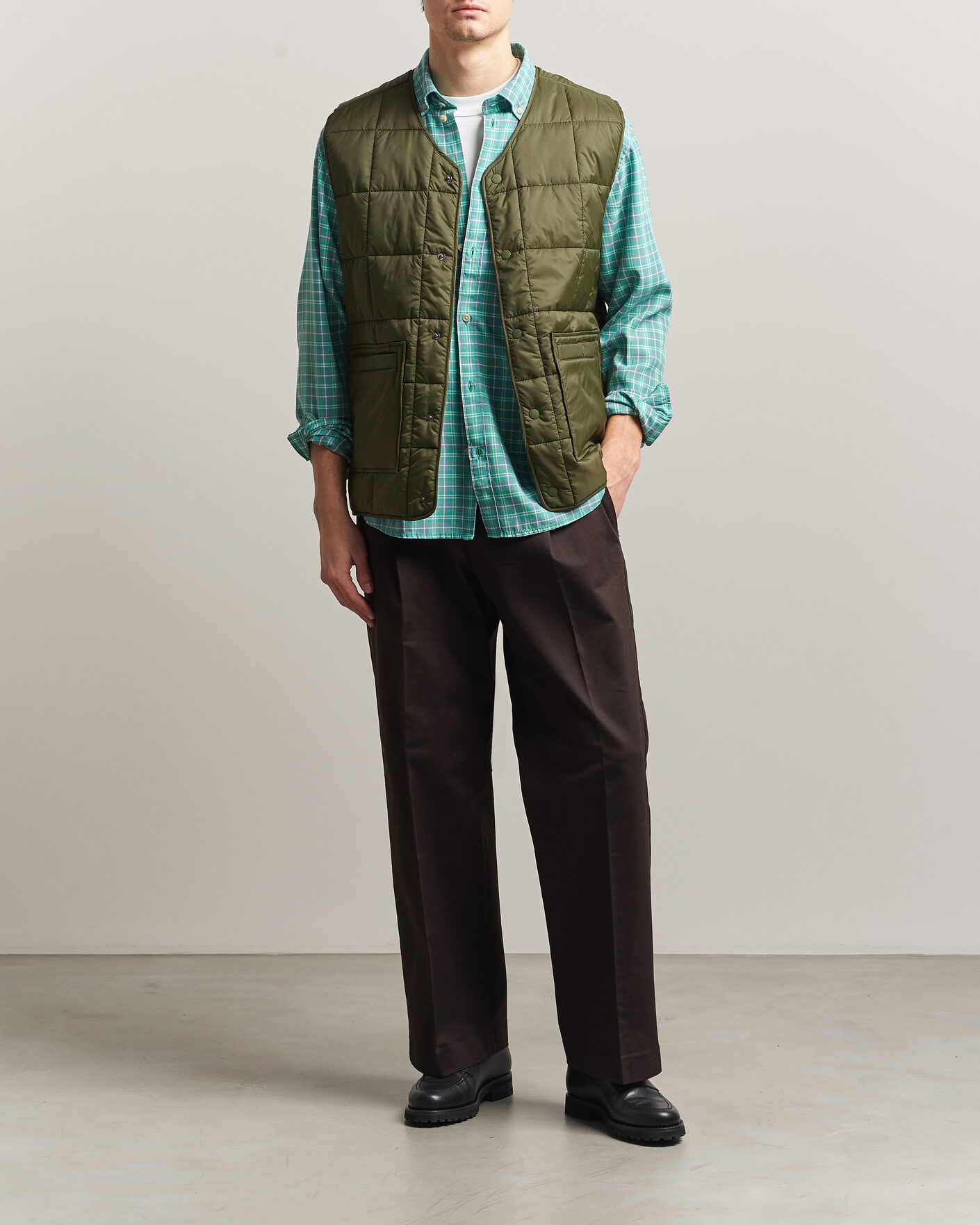 Mies | Ulkoliivit | LES DEUX | Matt Quilted Vest Olive Night