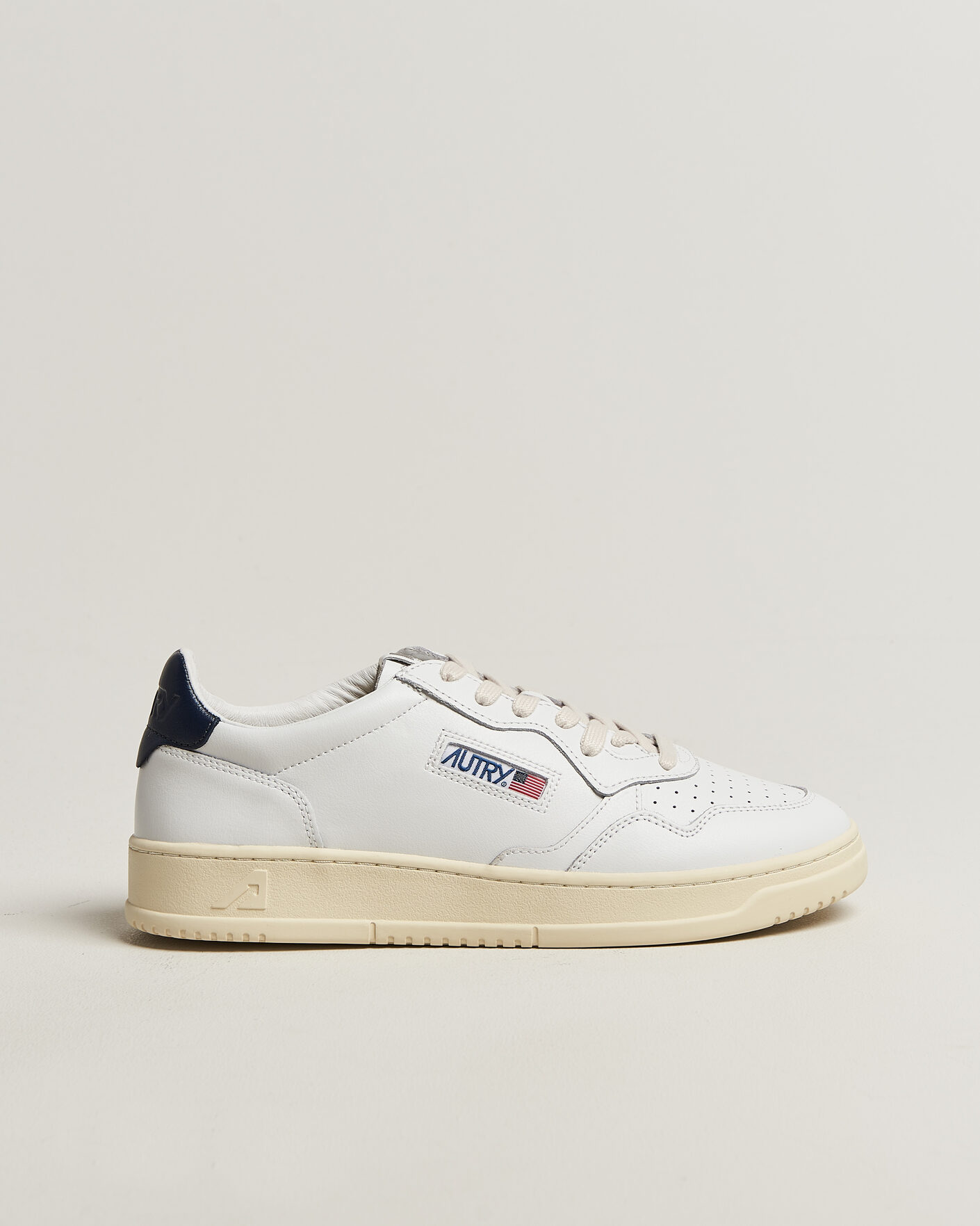 Mies | Tennarit | Autry | Medalist Low Sneaker White/Space
