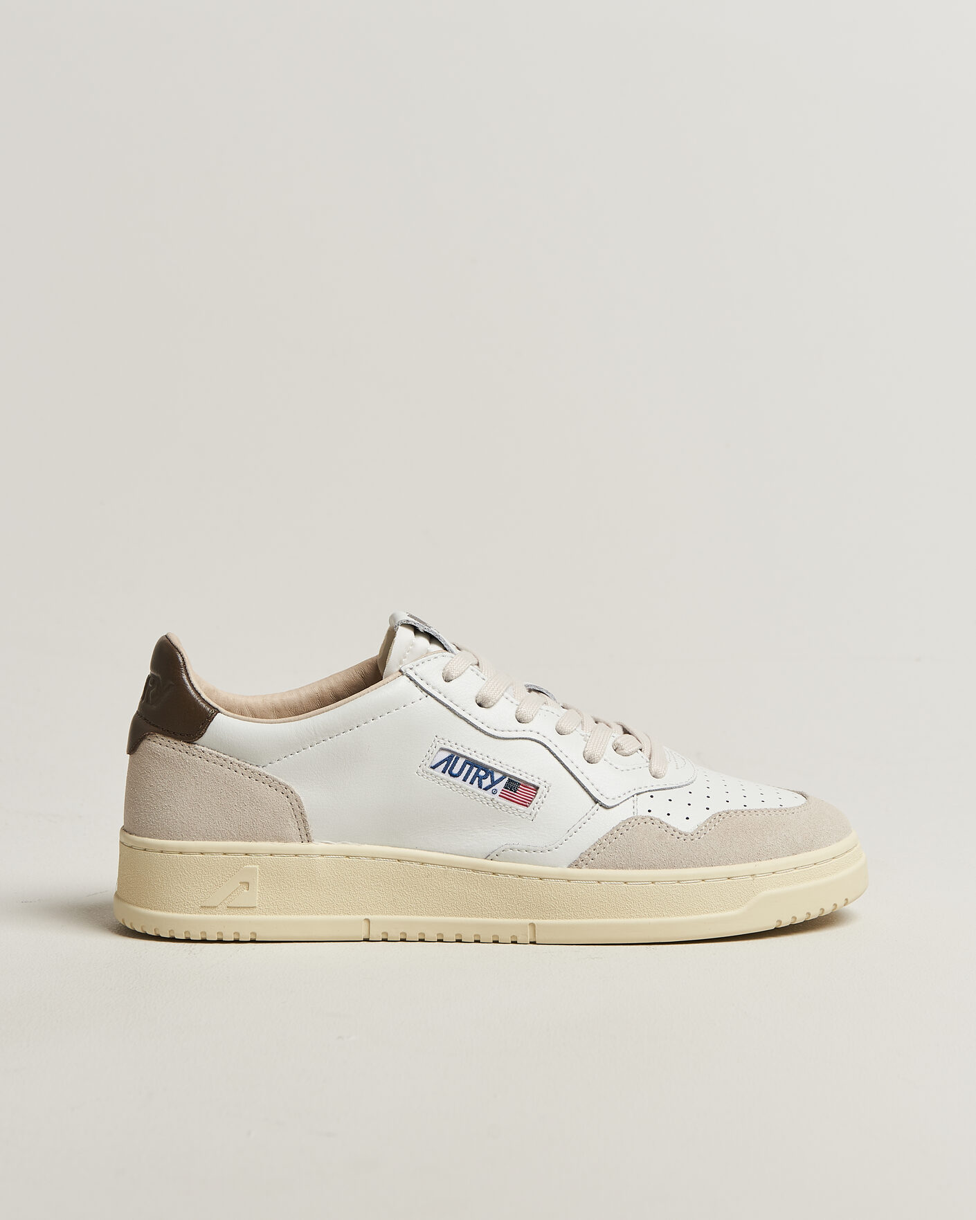 Mies | Tennarit | Autry | Medalist Low Leather/Suede Sneaker White/Teak