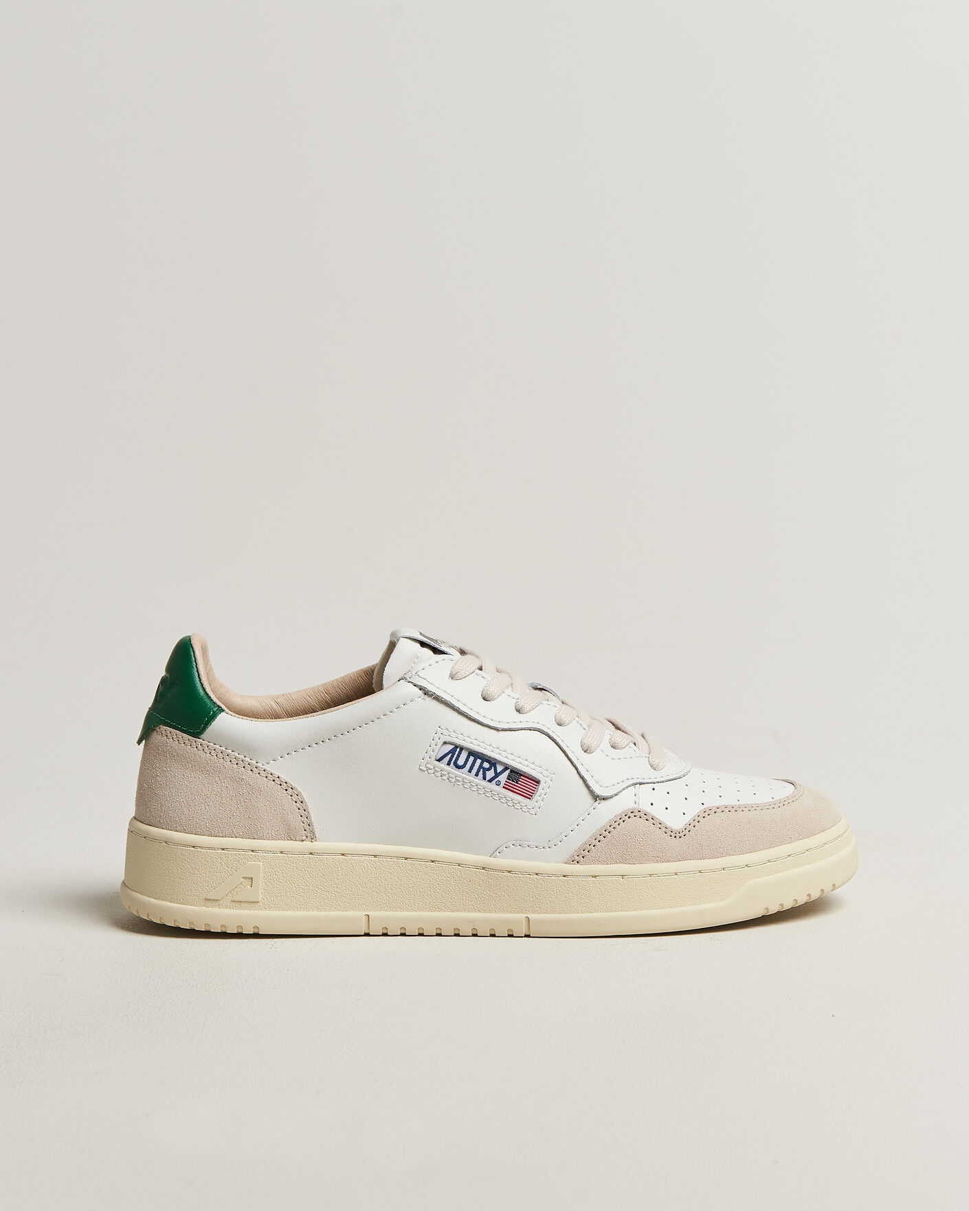 Mies | Tennarit | Autry | Medalist Low Leather/Suede Sneaker White/Amazon