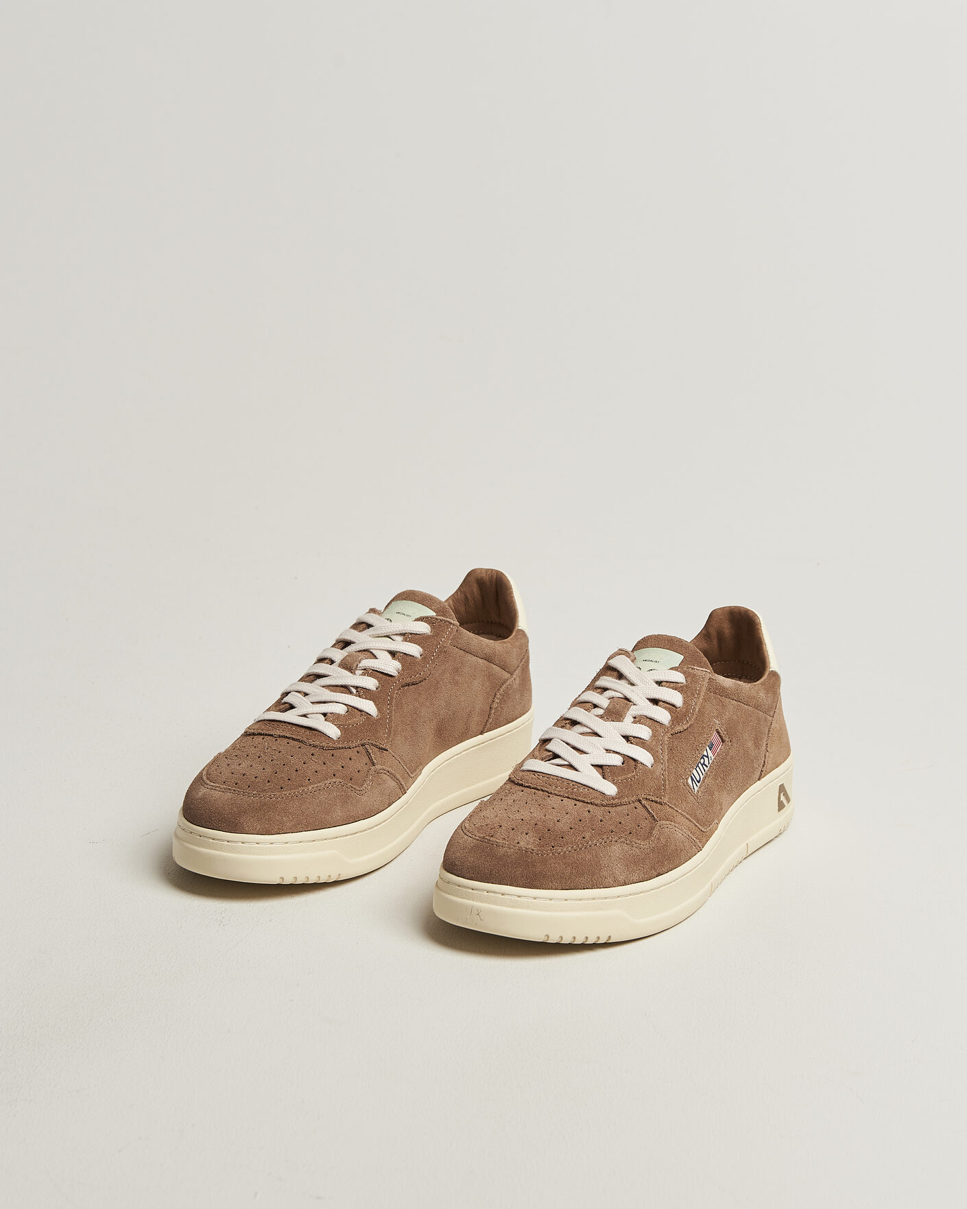 Mies | Tennarit | Autry | Medalist Low Sneaker Cigar/White